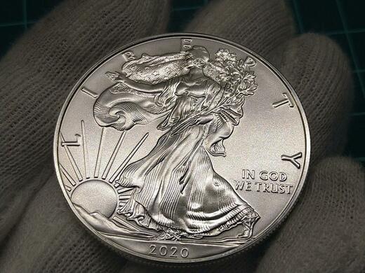 usa-mince-american-silver-eagle-1oz-ag-2020-v-kapsli-investujte-
